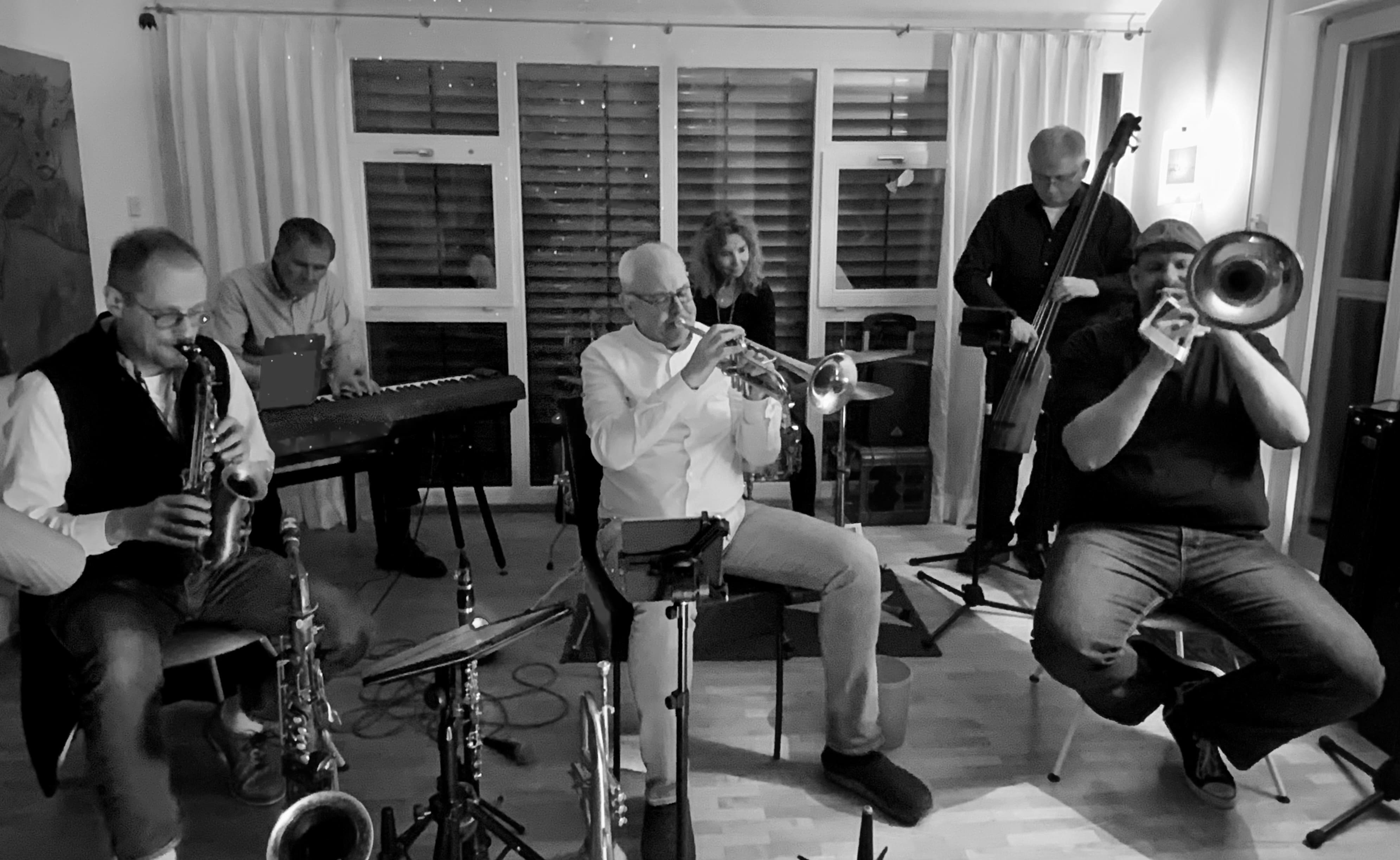 Dr. No and his Jazztigers (2024 mit Daniel Sernatinger, Philipp Rellstab, Bernhard Widder, Otto Bauknecht und Iris Oettinger)